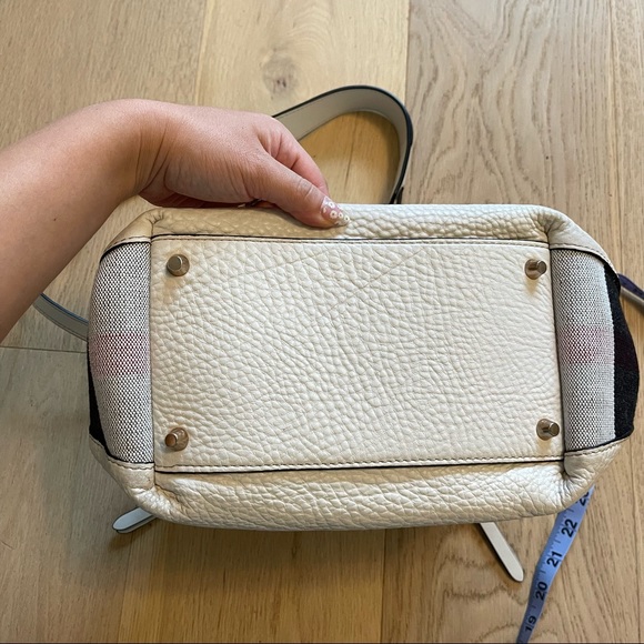 Burberry Bucket Bag Purse White Leather - Picture 8 of 14